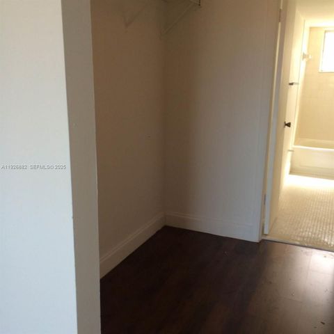 9375 Fontainebleau Blvd L423, Miami, FL 33172