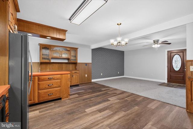 11 BERKLEY DR, Middletown, PA 17057
