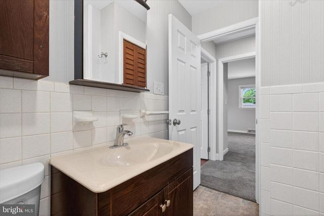 11 BERKLEY DR, Middletown, PA 17057