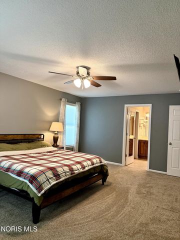 813 Roche De Bouef Court, Waterville, OH 43566