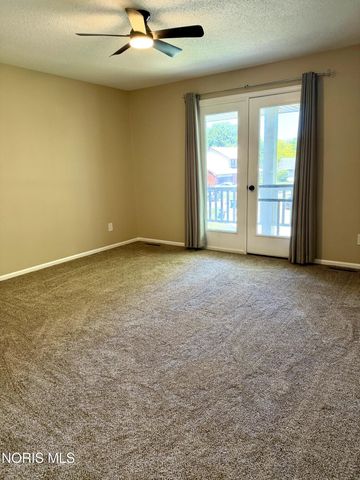 813 Roche De Bouef Court, Waterville, OH 43566