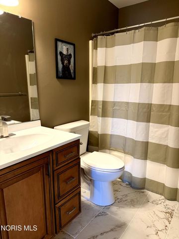 813 Roche De Bouef Court, Waterville, OH 43566