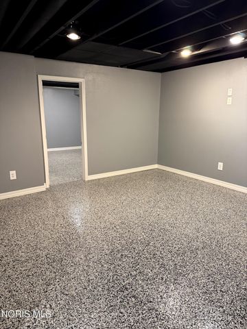 813 Roche De Bouef Court, Waterville, OH 43566