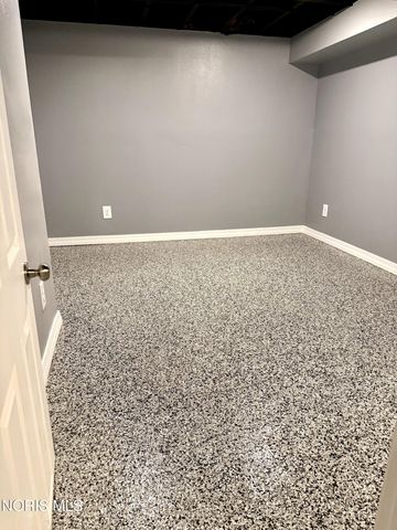 813 Roche De Bouef Court, Waterville, OH 43566
