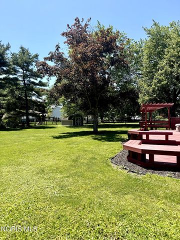 813 Roche De Bouef Court, Waterville, OH 43566