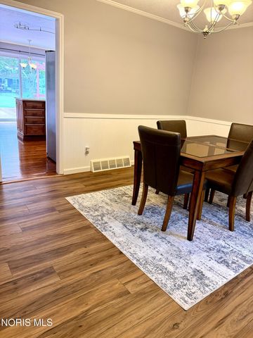 813 Roche De Bouef Court, Waterville, OH 43566