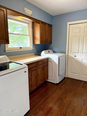 813 Roche De Bouef Court, Waterville, OH 43566