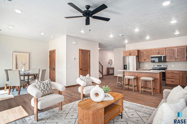 5705 E Avett Pl Place, Sioux Falls, SD 57108