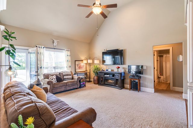 1851 Lochlann Dr, Culleoka, TN 38451