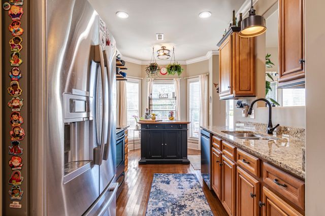 1851 Lochlann Dr, Culleoka, TN 38451