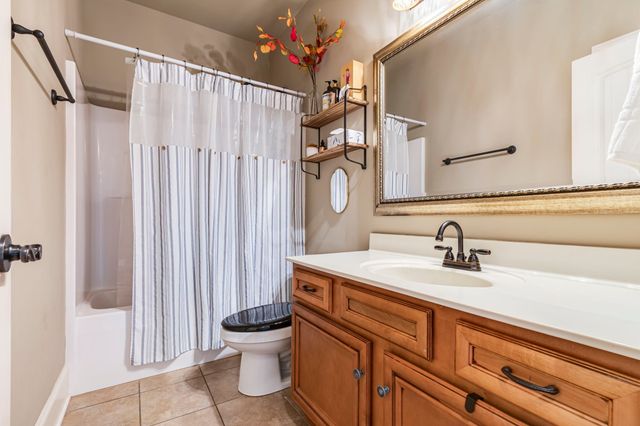 1851 Lochlann Dr, Culleoka, TN 38451