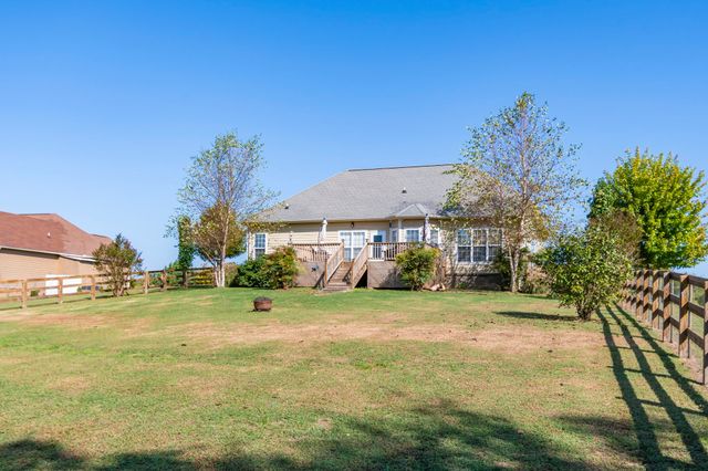 1851 Lochlann Dr, Culleoka, TN 38451