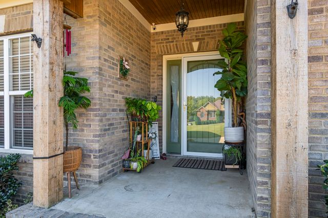 1851 Lochlann Dr, Culleoka, TN 38451