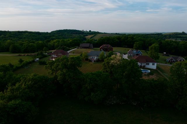 1851 Lochlann Dr, Culleoka, TN 38451