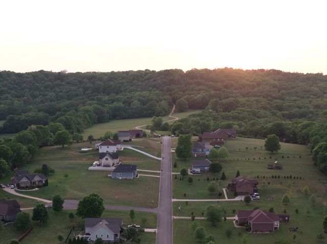 1851 Lochlann Dr, Culleoka, TN 38451