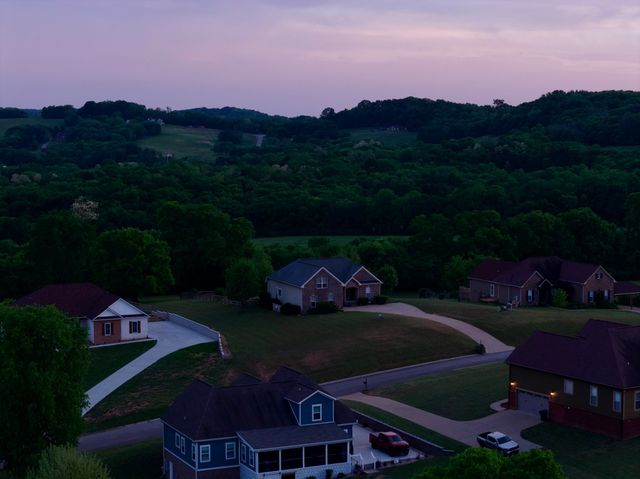 1851 Lochlann Dr, Culleoka, TN 38451