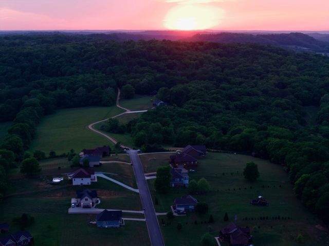 1851 Lochlann Dr, Culleoka, TN 38451