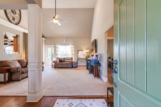 1851 Lochlann Dr, Culleoka, TN 38451