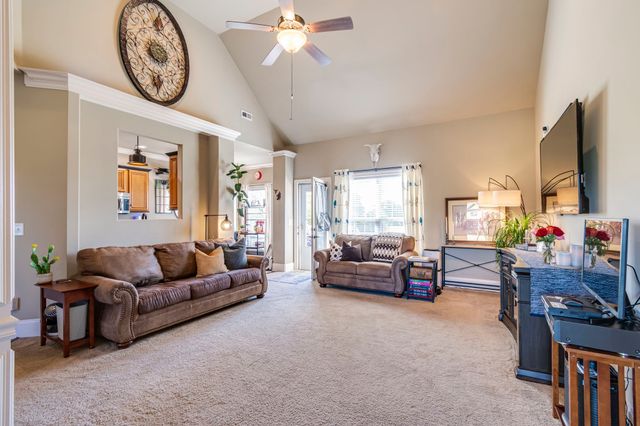 1851 Lochlann Dr, Culleoka, TN 38451