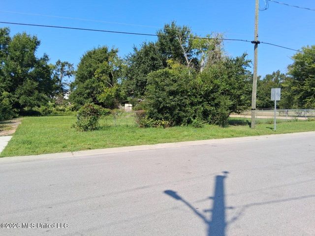 161 Pine Street, Biloxi, MS 39530