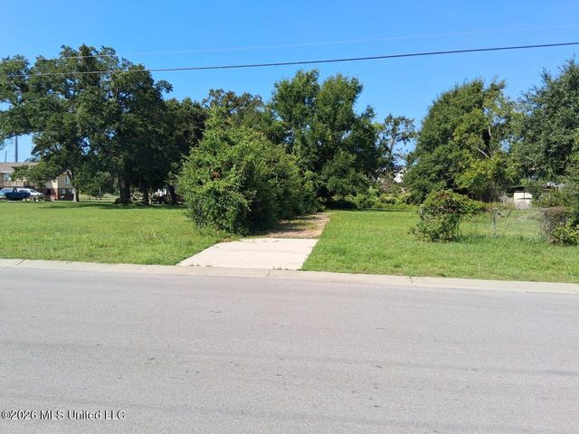 161 Pine Street, Biloxi, MS 39530