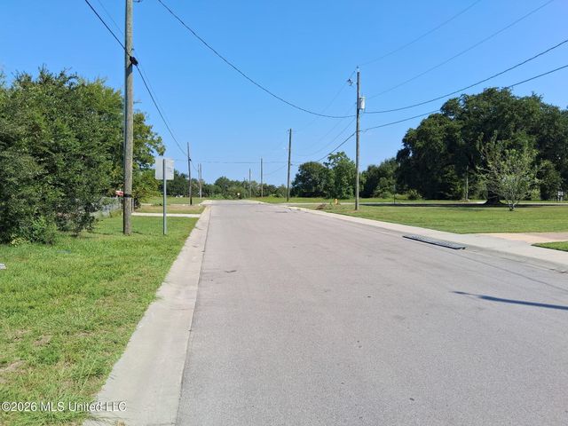 161 Pine Street, Biloxi, MS 39530