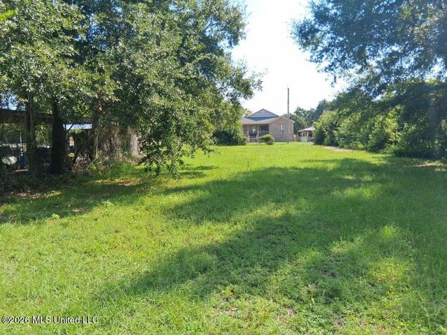 161 Pine Street, Biloxi, MS 39530