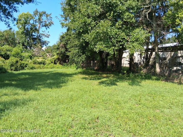 161 Pine Street, Biloxi, MS 39530