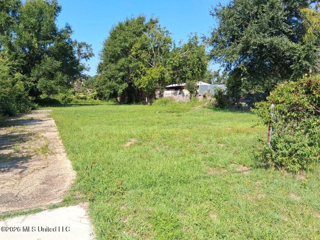 161 Pine Street, Biloxi, MS 39530