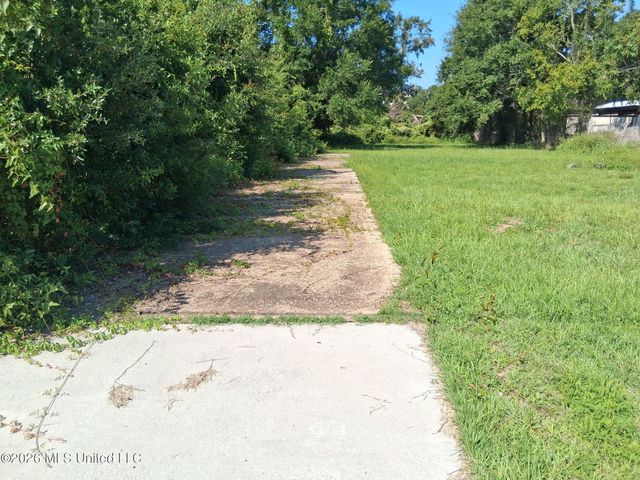 161 Pine Street, Biloxi, MS 39530
