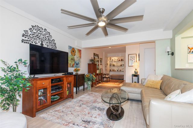 30 Stoner Avenue NW 2-O, Great Neck, NY 11021