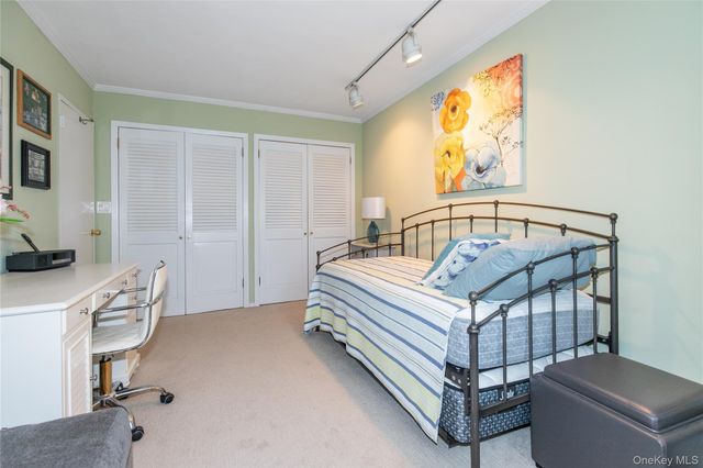 30 Stoner Avenue NW 2-O, Great Neck, NY 11021