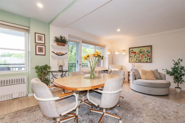 30 Stoner Avenue NW 2-O, Great Neck, NY 11021