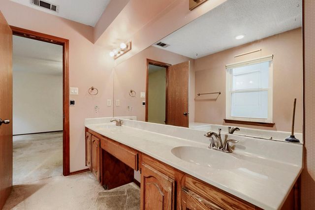 215 Dewberry CV, Buda, TX 78610