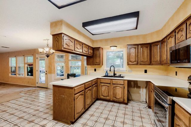 215 Dewberry CV, Buda, TX 78610