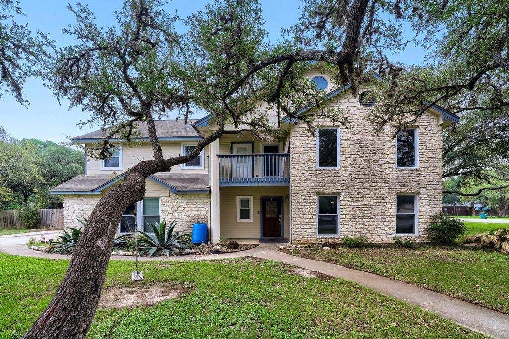215 Dewberry CV, Buda, TX 78610