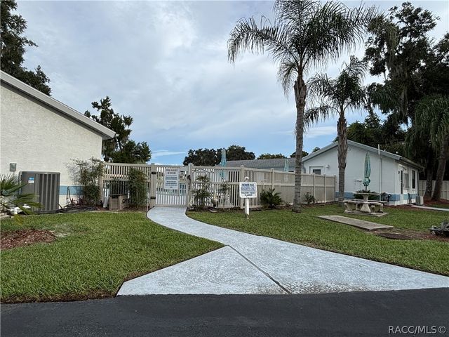431 Landing Boulevard, Inverness, FL 34450
