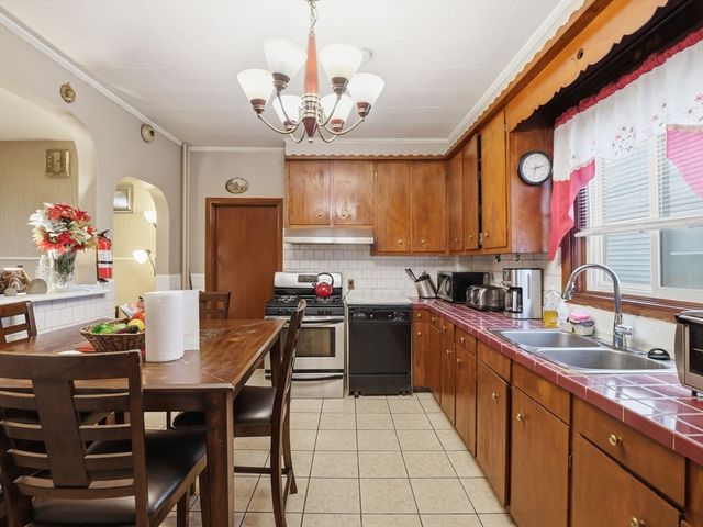 77 Lewis St, Everett, MA 02149