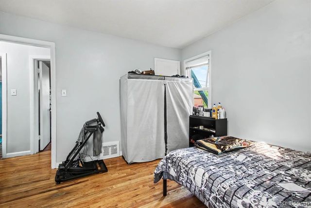 3145 S Liddesdale Street, Detroit, MI 48217