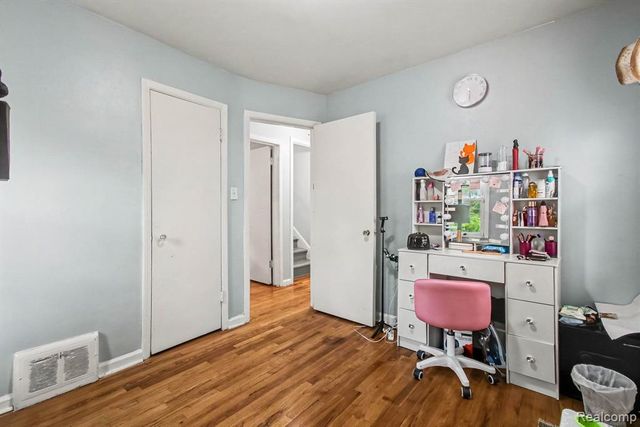 3145 S Liddesdale Street, Detroit, MI 48217