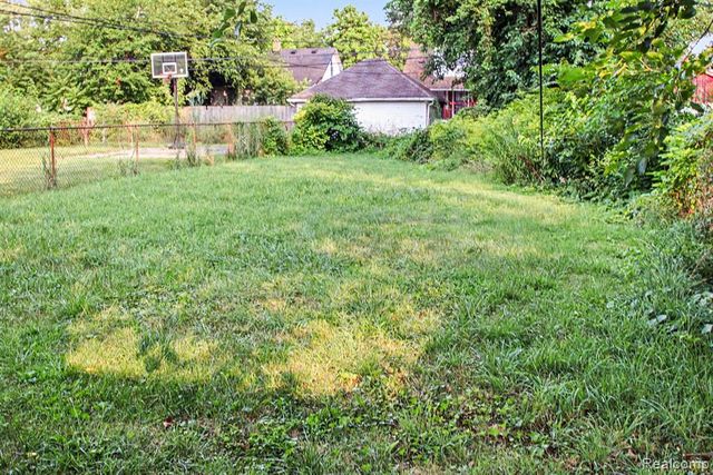 3145 S Liddesdale Street, Detroit, MI 48217
