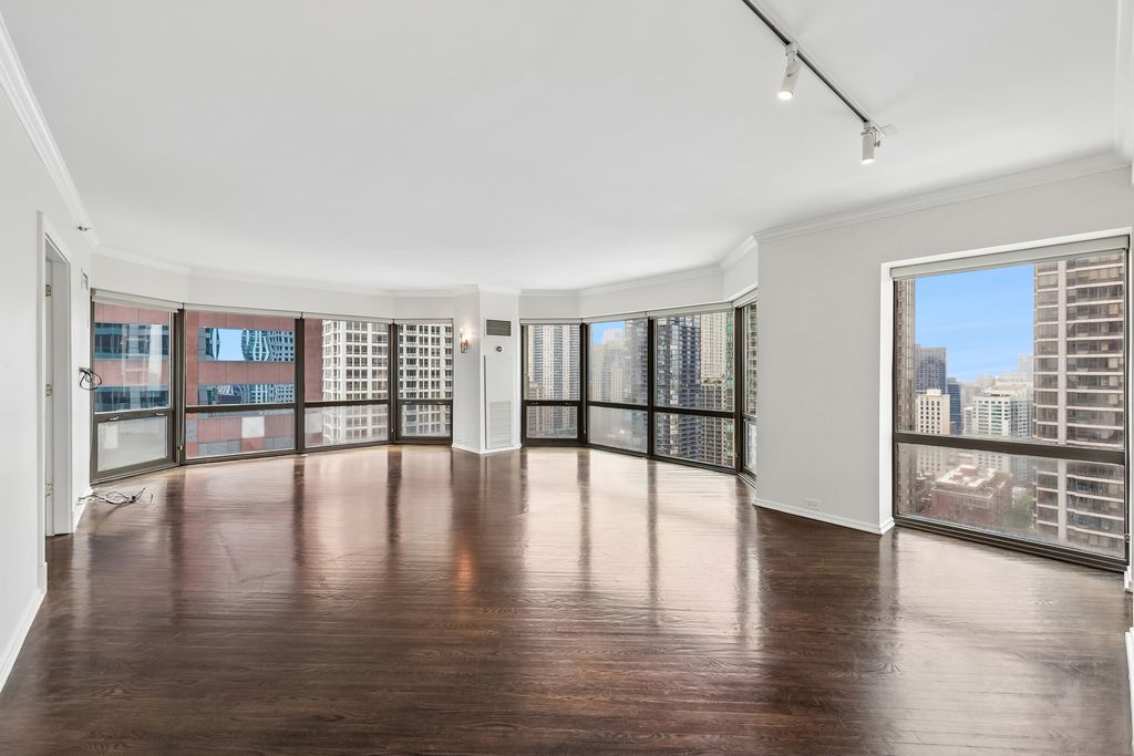 100 E Huron Street 1906, Chicago, IL 60611 — photo 4
