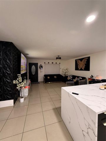 1305 E LOUISE AVENUE, Tampa, FL 33603