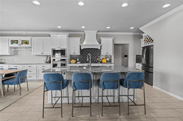 801 Bellmara Circle, Cave Springs, AR 72718