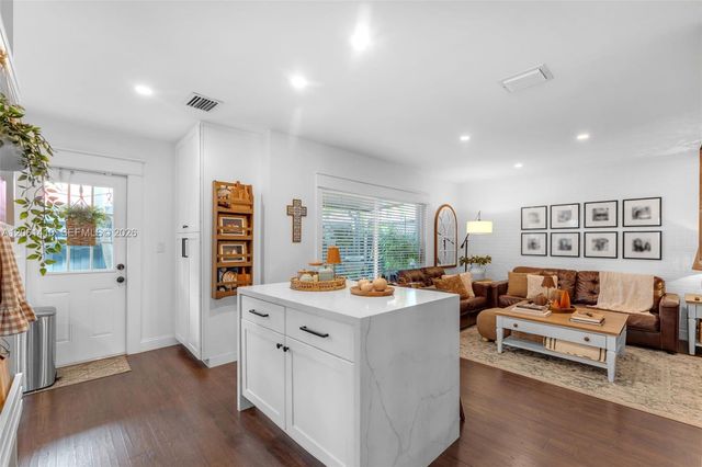 1050 NW 129th Avenue, Miami, FL 33182