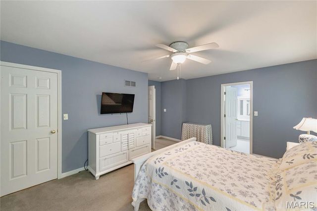 3067 Crystal Lake Drive, St Louis, MO 63129