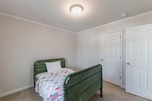 3067 Crystal Lake Drive, St Louis, MO 63129