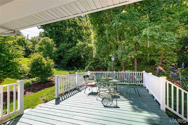 3067 Crystal Lake Drive, St Louis, MO 63129
