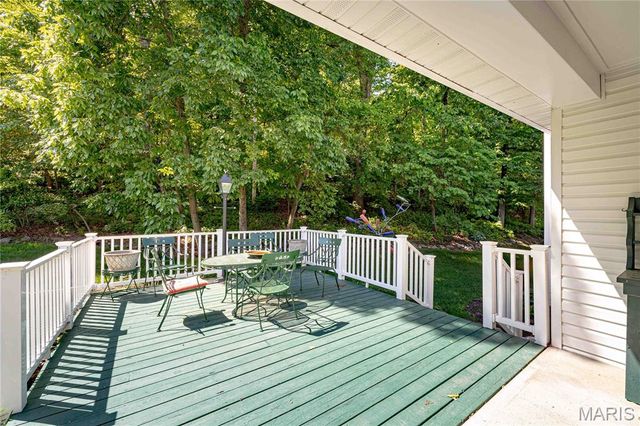 3067 Crystal Lake Drive, St Louis, MO 63129