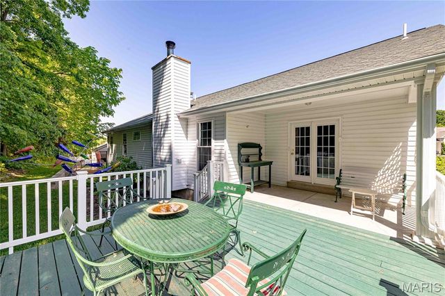 3067 Crystal Lake Drive, St Louis, MO 63129